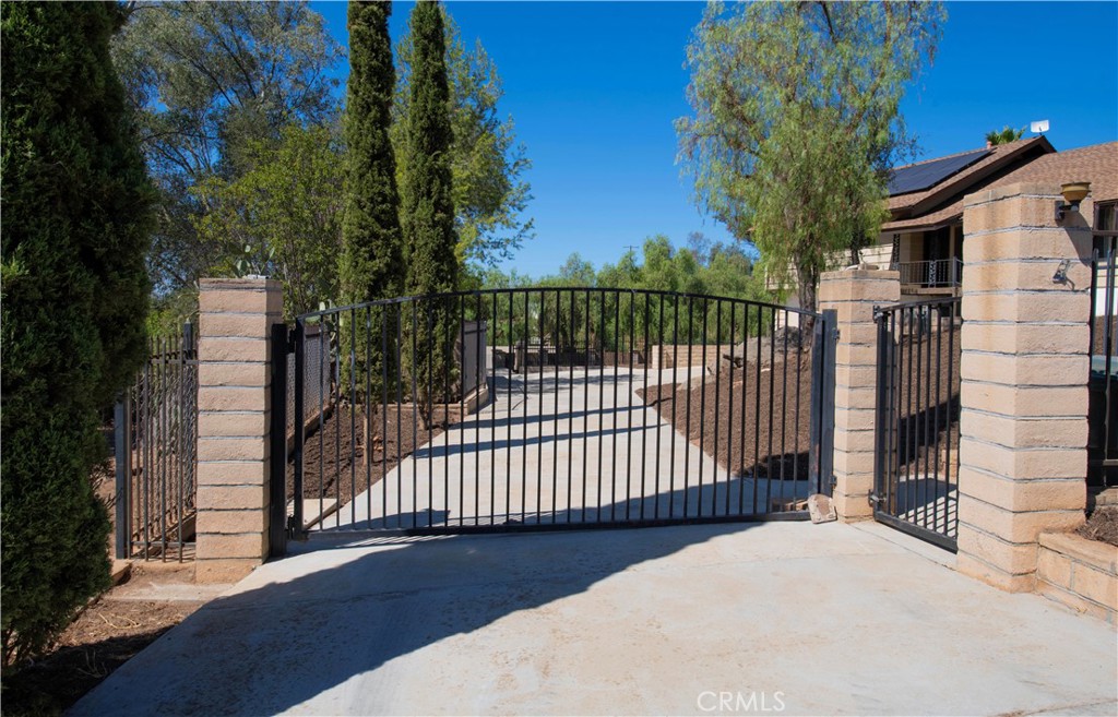 30856 Hillview Property Photo 2