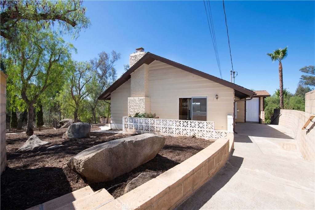 30856 Hillview Property Photo 8