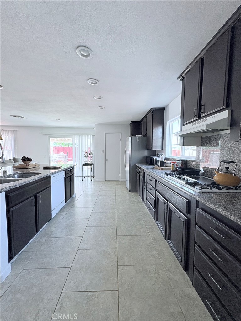 33833 Amberton Property Photo 8