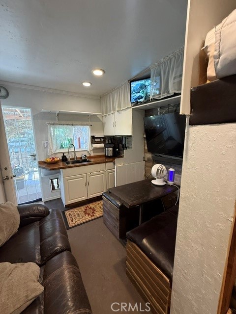 2847 Annette Property Photo 13