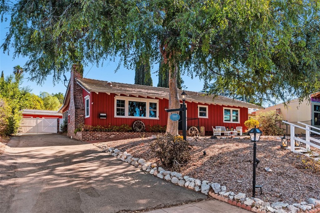 1860 S Juniper S Property Photo 1
