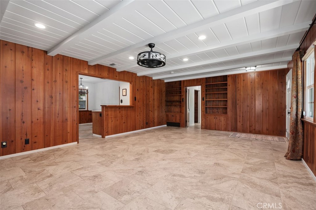 1860 S Juniper S Property Photo 6