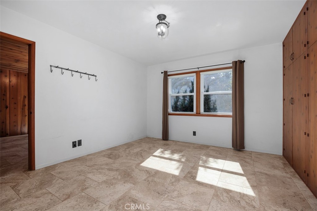 1860 S Juniper S Property Photo 17
