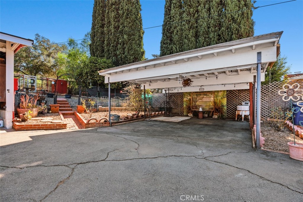 1860 S Juniper S Property Photo 27