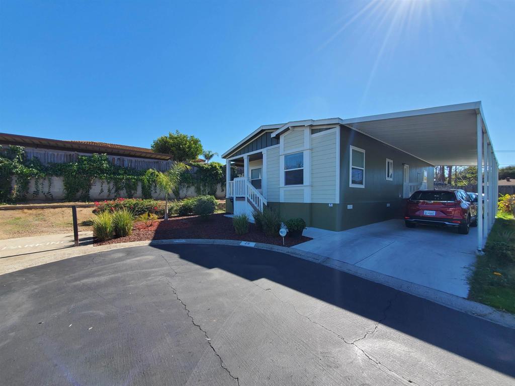 1575 W Valley Parkway 25 Property Photo 1