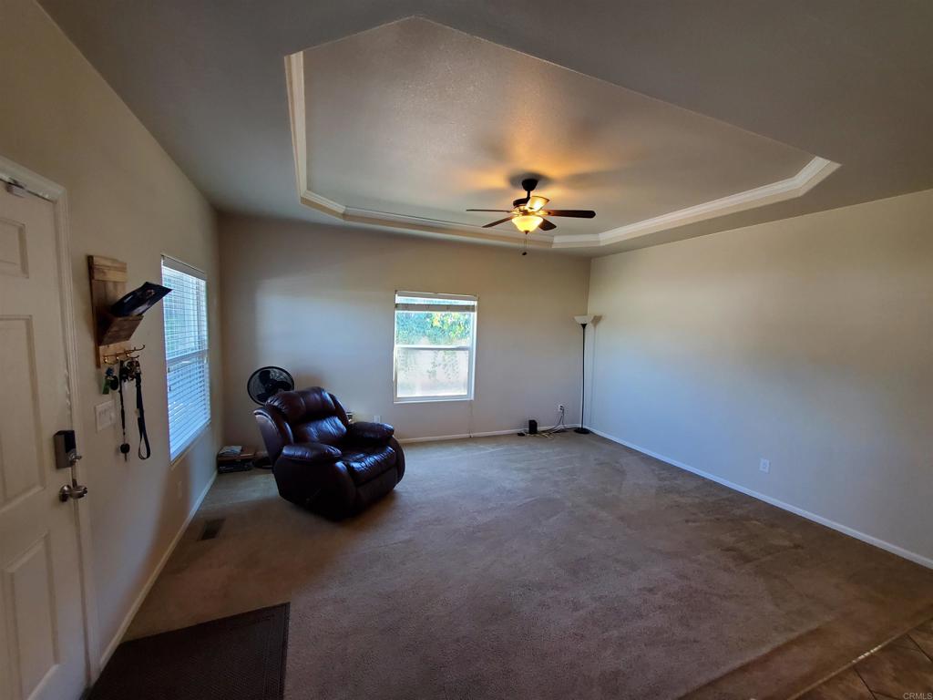 1575 W Valley Parkway 25 Property Photo 4