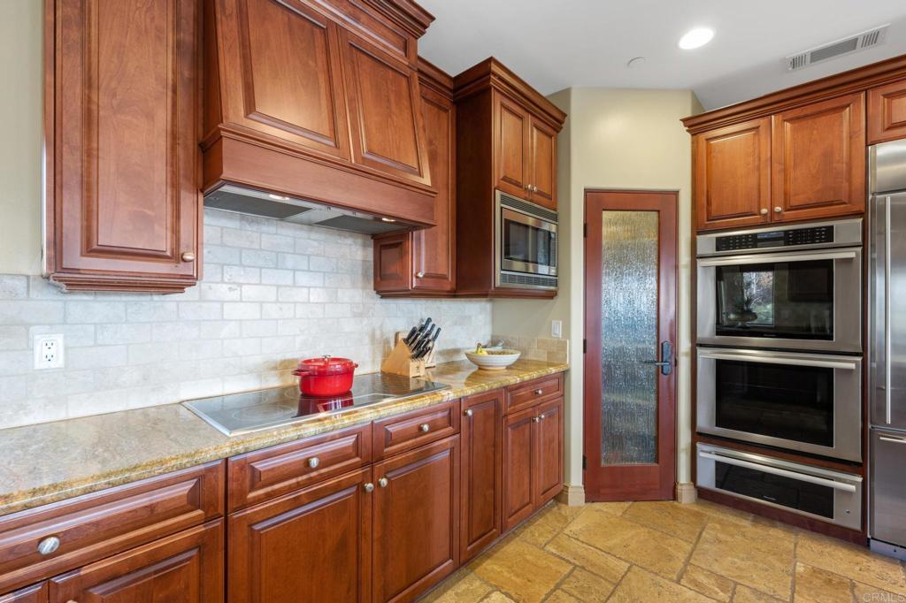 14817 Highland Valley Road Property Photo 10