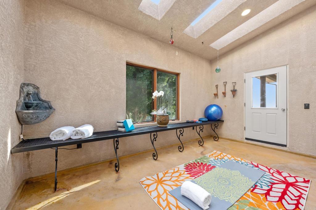 14817 Highland Valley Road Property Photo 33