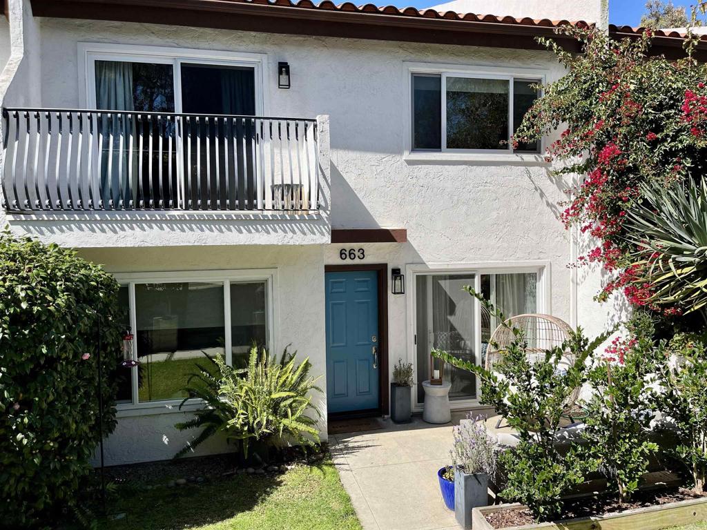 663 S Cedros Property Photo 2