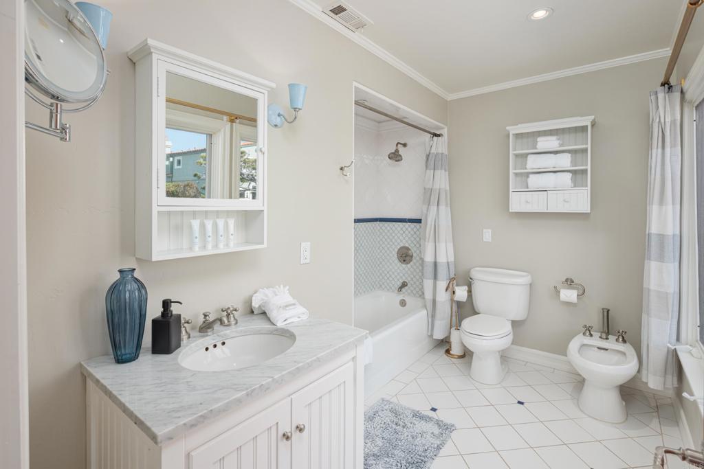 5710 Dolphin Place Property Photo 33