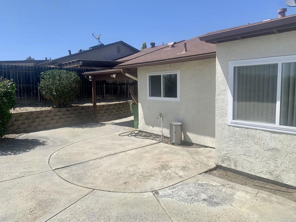4555 Royal Oak Drive Property Photo 15