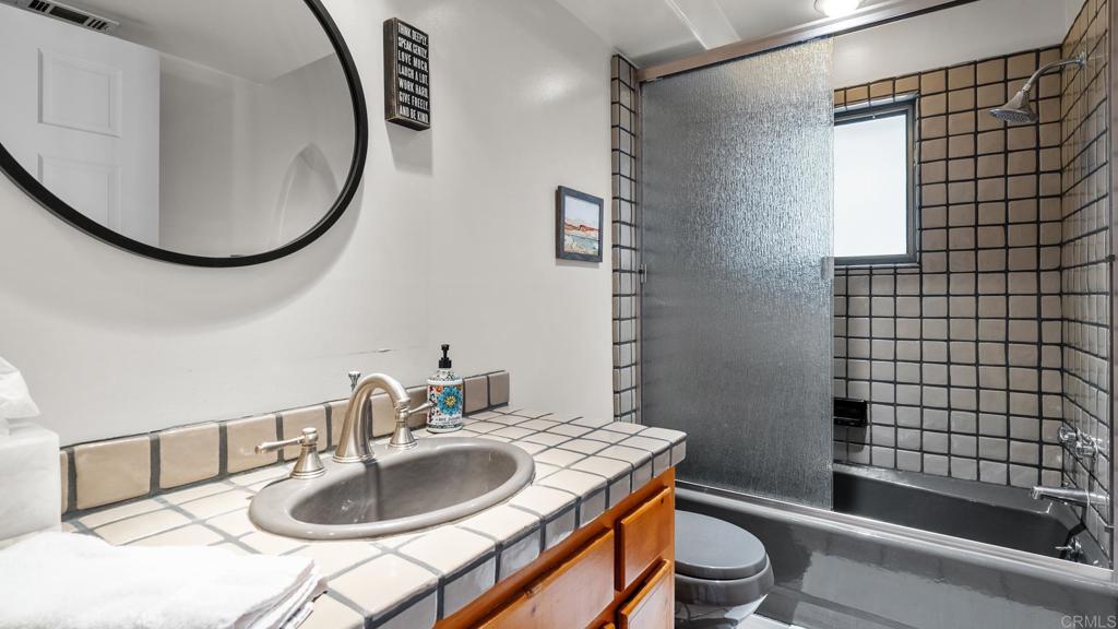 2027 Glasgow Avenue Property Photo 10