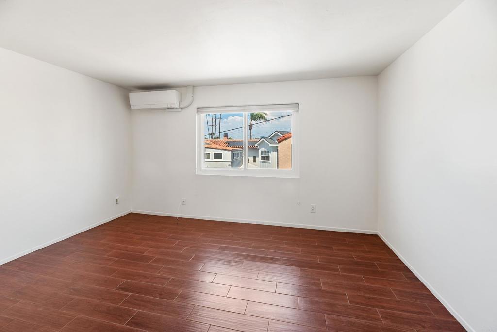 530 E Avenue Property Photo 19