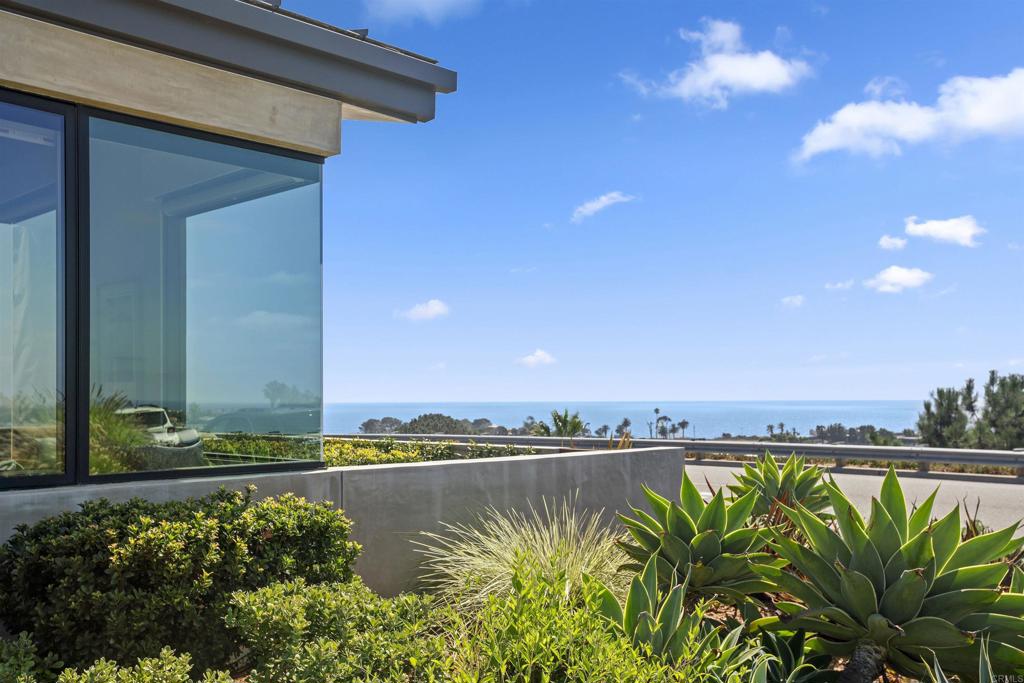 770 W Solana Circle Property Photo 4