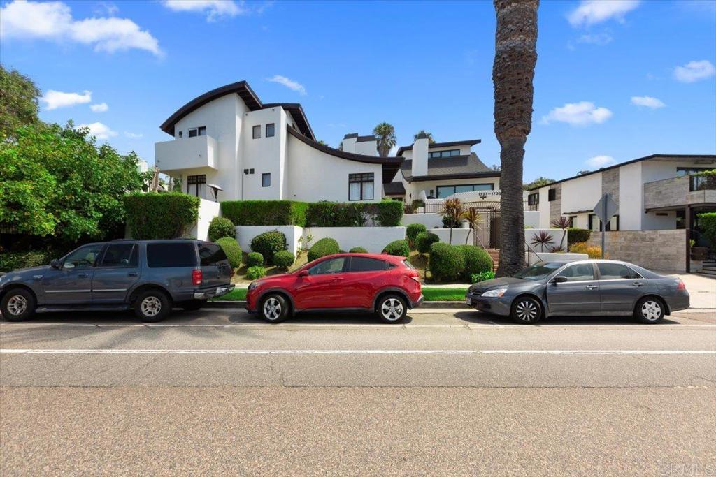 1733 Coast Property Photo 2