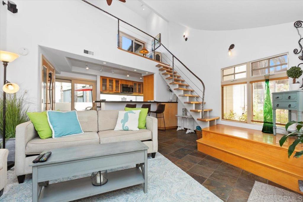 1733 Coast Property Photo 4
