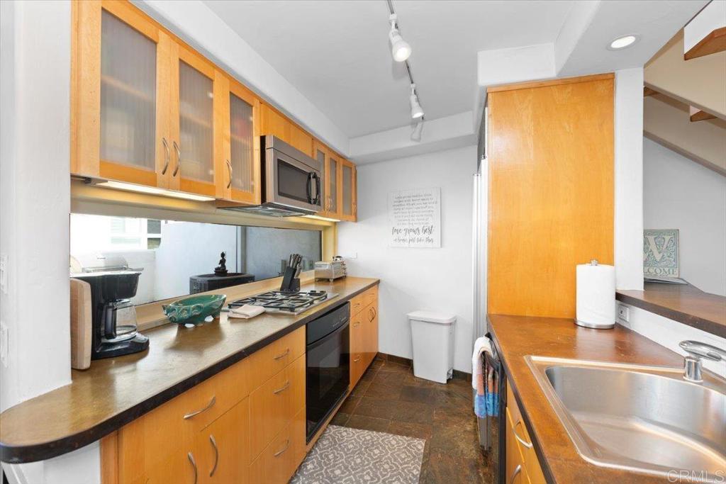 1733 Coast Property Photo 10