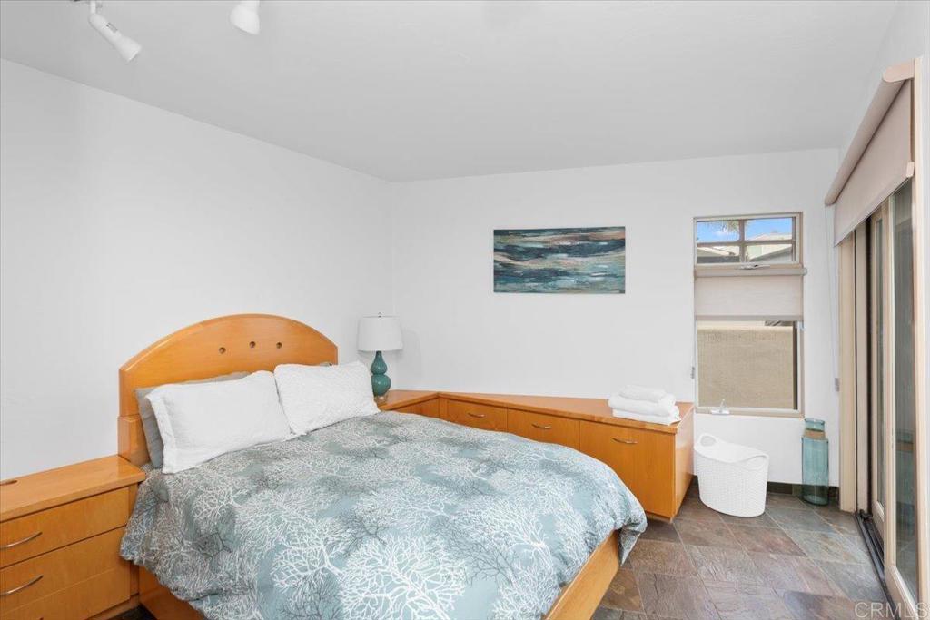 1733 Coast Property Photo 19