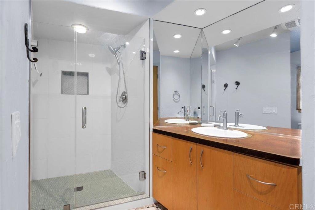 1733 Coast Property Photo 22