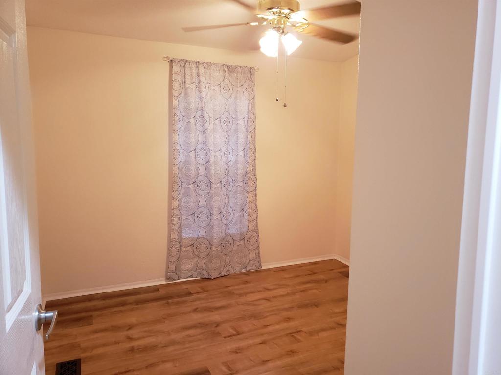 1010 E Bobier Drive 46 Property Photo 11