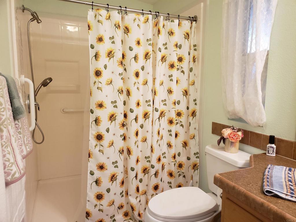 1010 E Bobier Drive 46 Property Photo 16