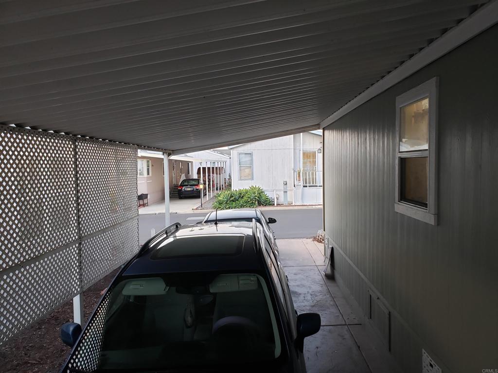 1010 E Bobier Drive 46 Property Photo 25