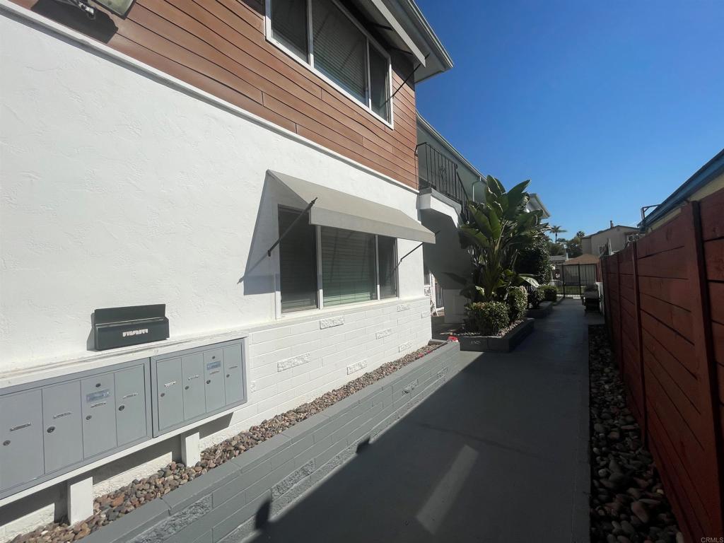 4455 61 52nd St Property Photo 15
