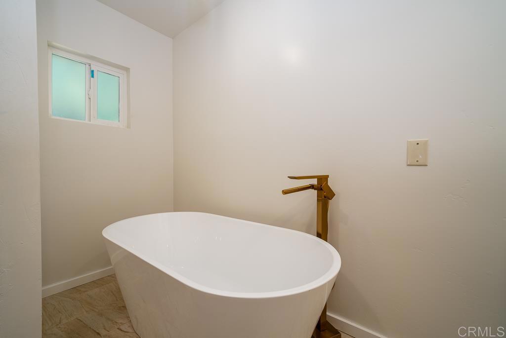 4660 N River Road 133 Property Photo 25