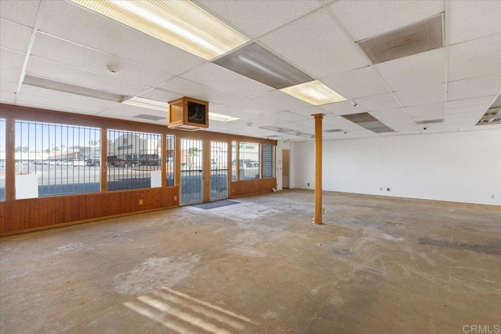 239 W Washington Ave Property Photo 8