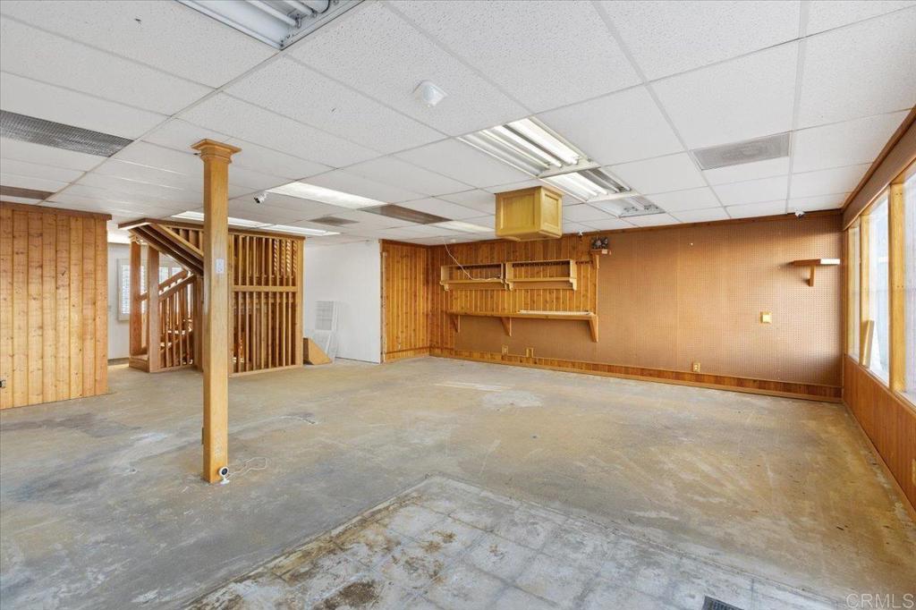 239 W Washington Ave Property Photo 10
