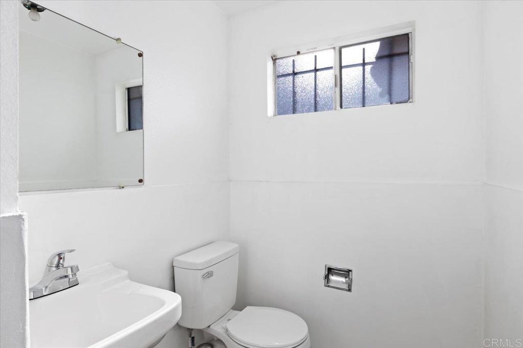 239 W Washington Ave Property Photo 18