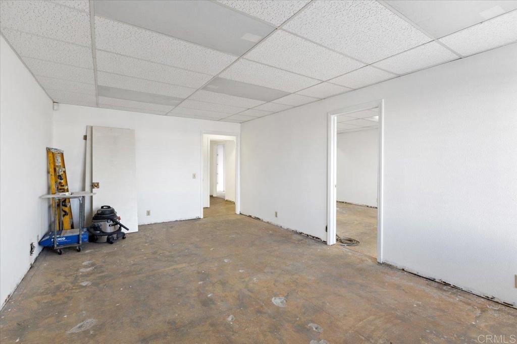 239 W Washington Ave Property Photo 26