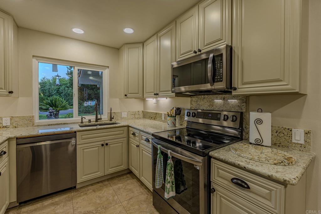 32202 Taupa Way Property Photo 1