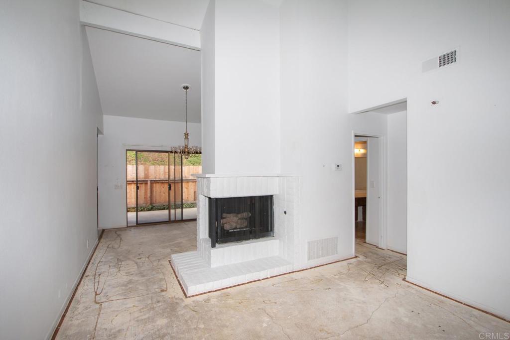 737 Nob Circle Property Photo 4