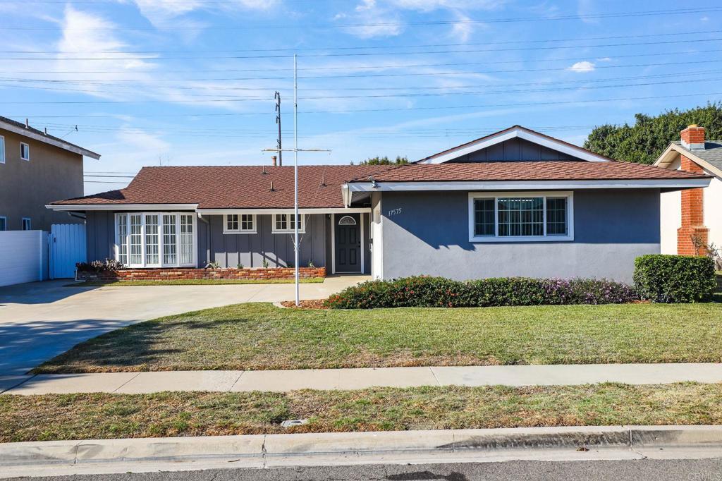 17575 Santa Paula Circle Property Photo 2