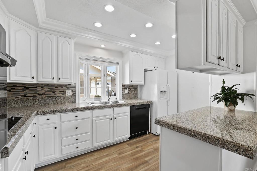 17575 Santa Paula Circle Property Photo 8