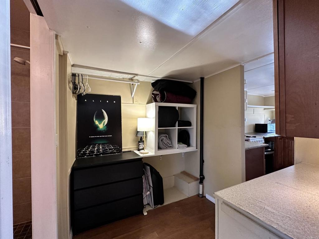 523 N Vulcan Avenue 41 Property Photo 8