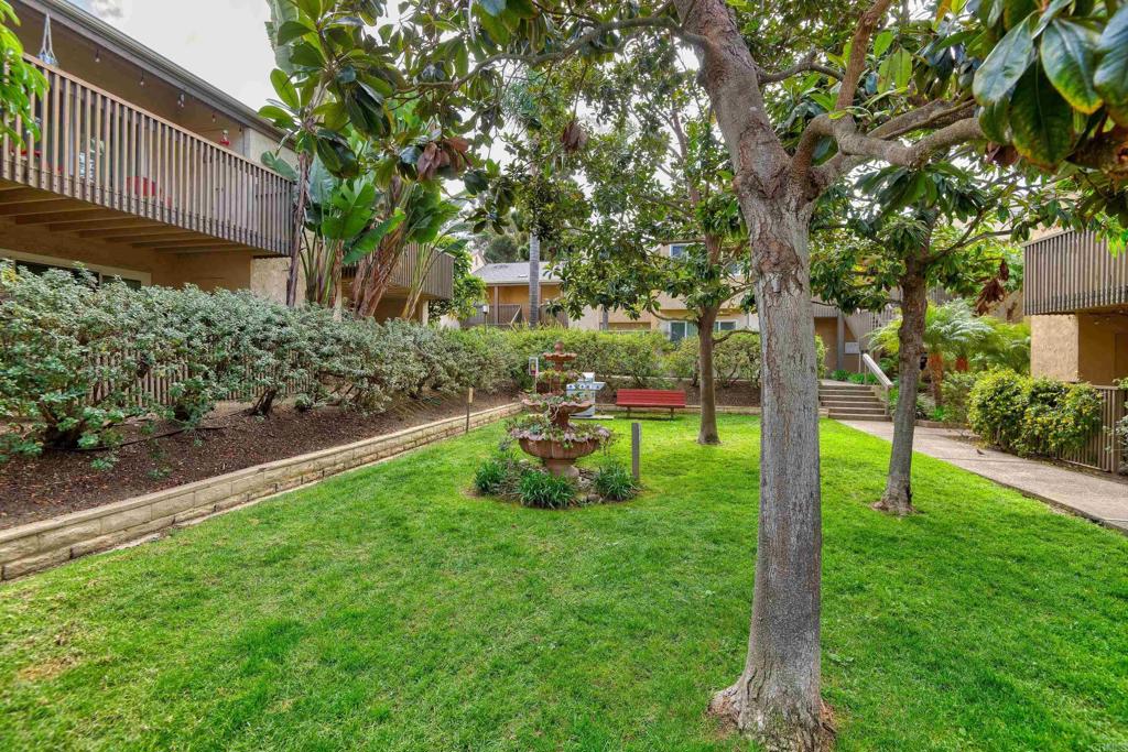 8503 Villa La Jolla Drive B Property Photo 17