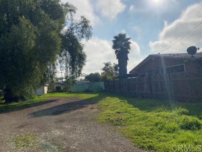664 N Fig St Property Photo 8