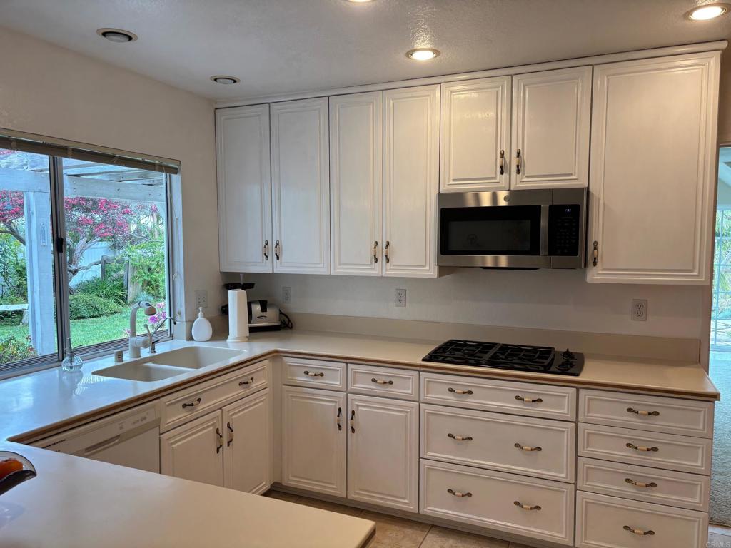 4217 Beach Bluff Road Property Photo 9