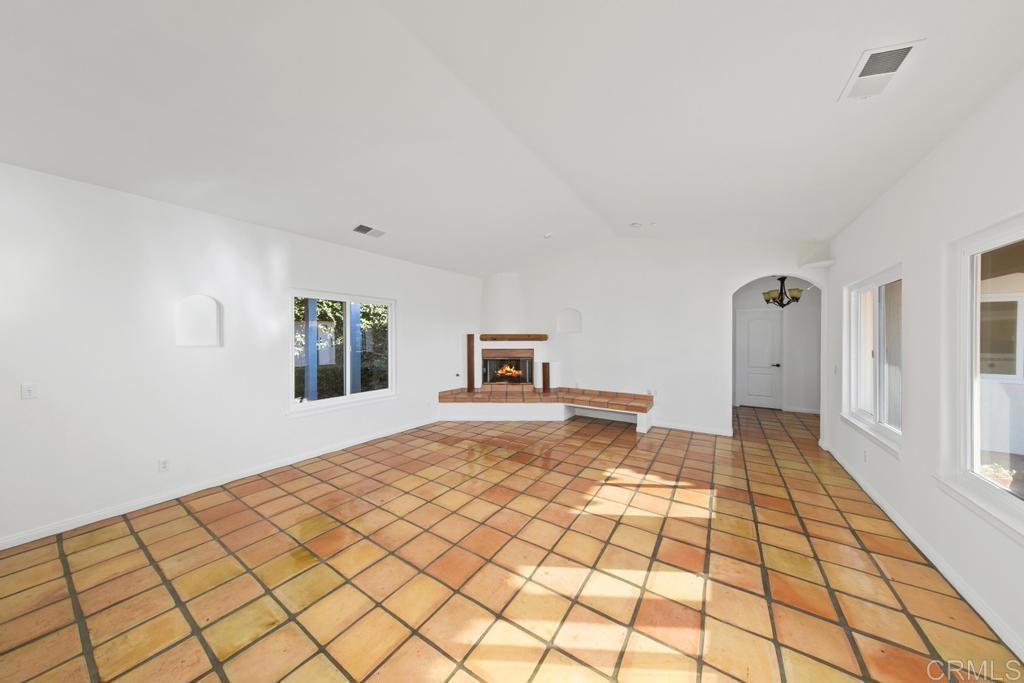869 Eugenie Avenue Property Photo 14