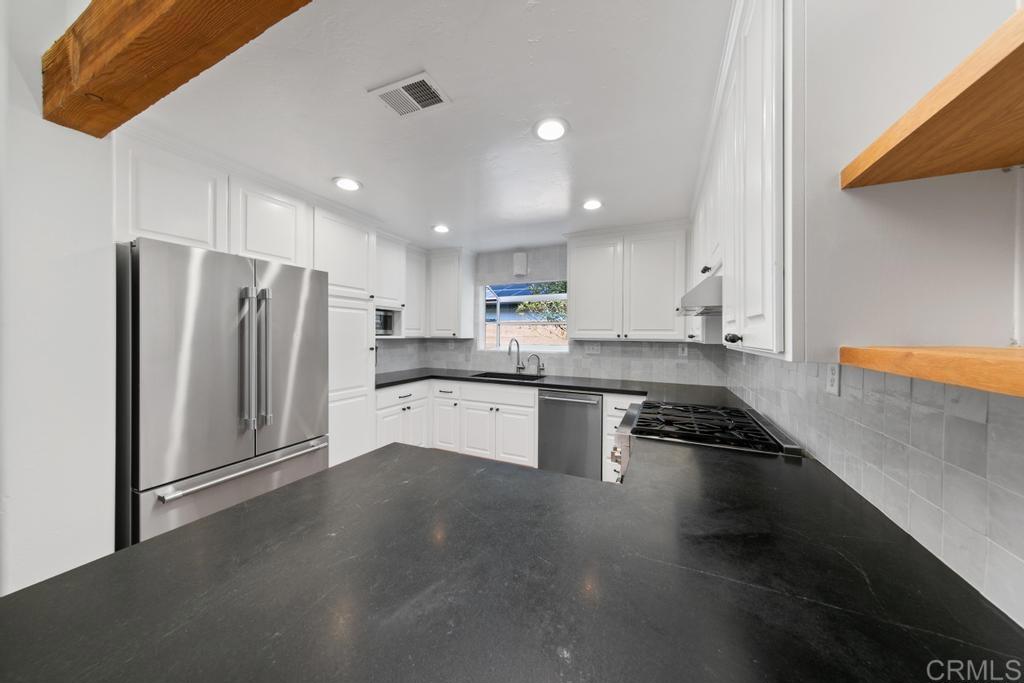 869 Eugenie Avenue Property Photo 23