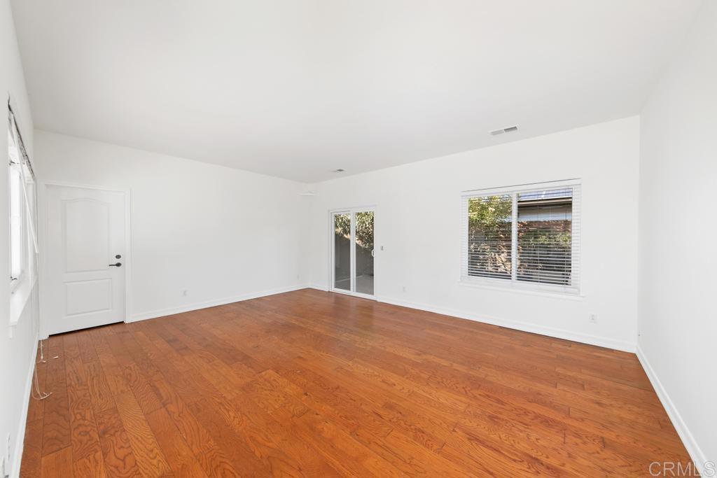 869 Eugenie Avenue Property Photo 28