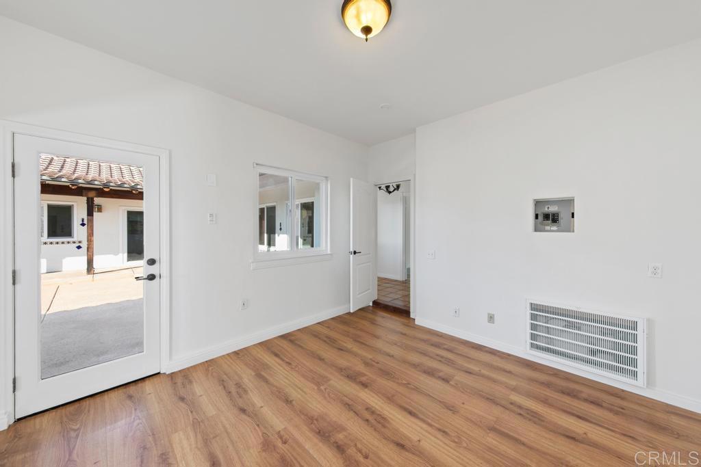 869 Eugenie Avenue Property Photo 35