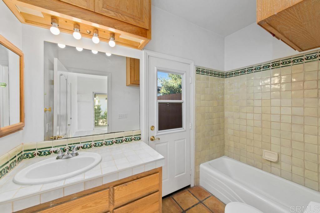869 Eugenie Avenue Property Photo 47