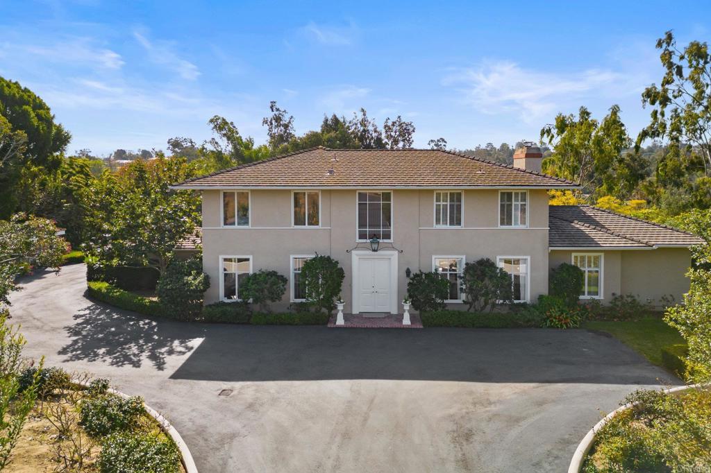 5851 Via De La Cumbre Property Photo 4