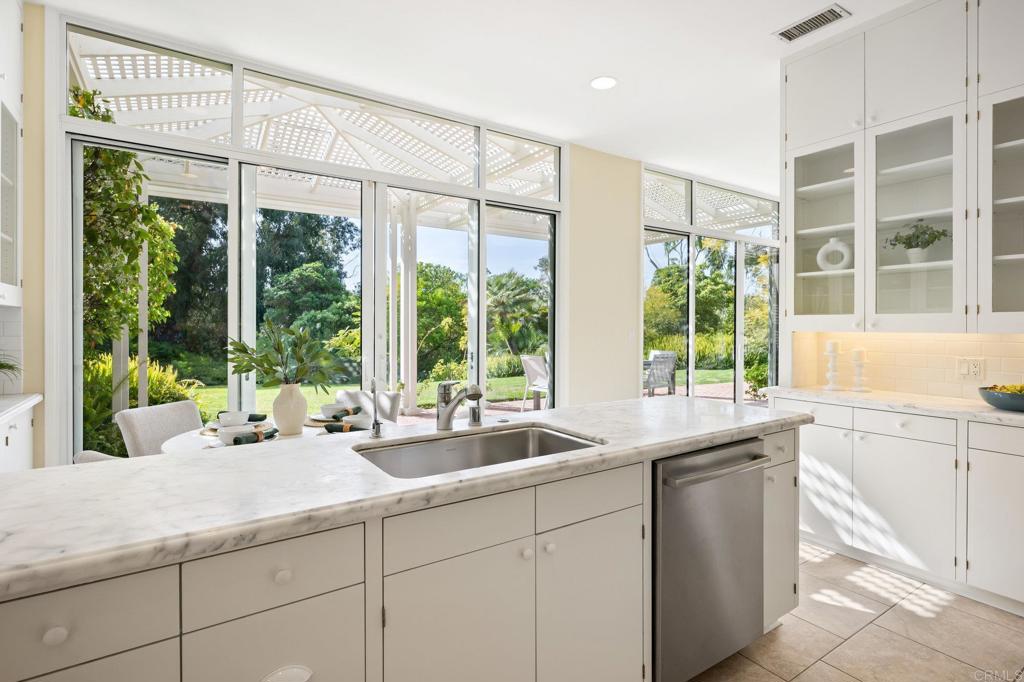 5851 Via De La Cumbre Property Photo 21