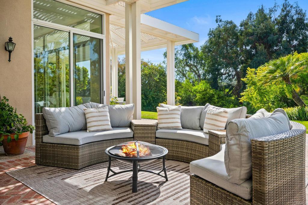 5851 Via De La Cumbre Property Photo 46