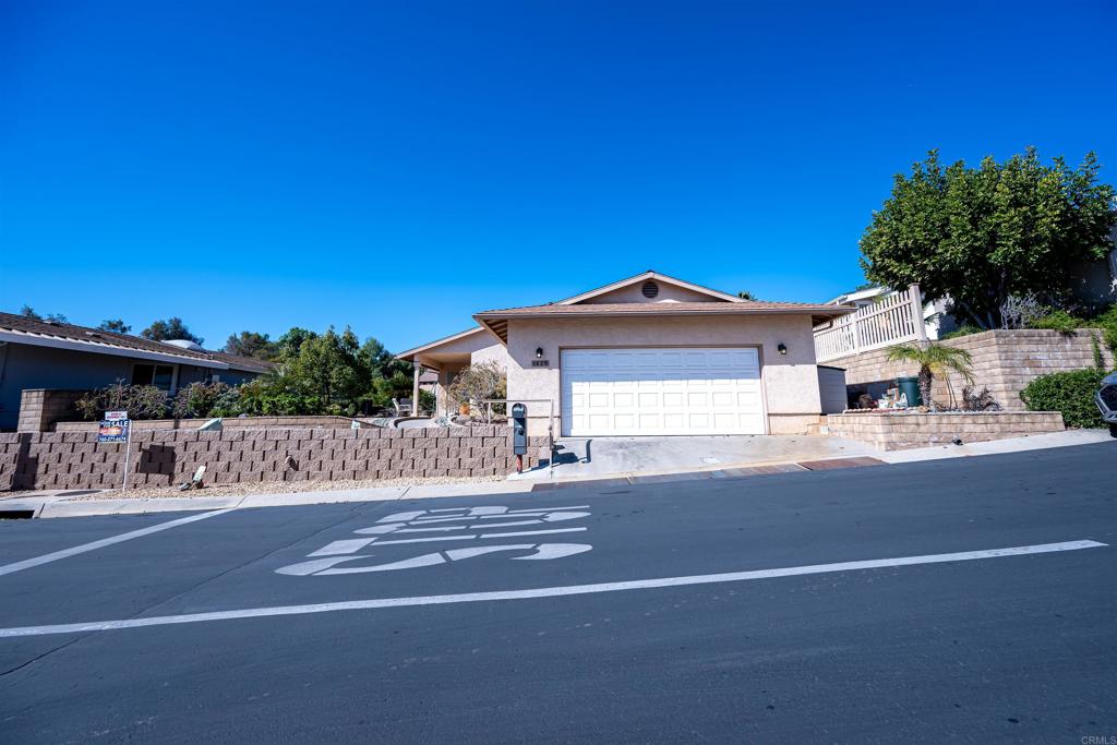 1829 Nova Glen Property Photo