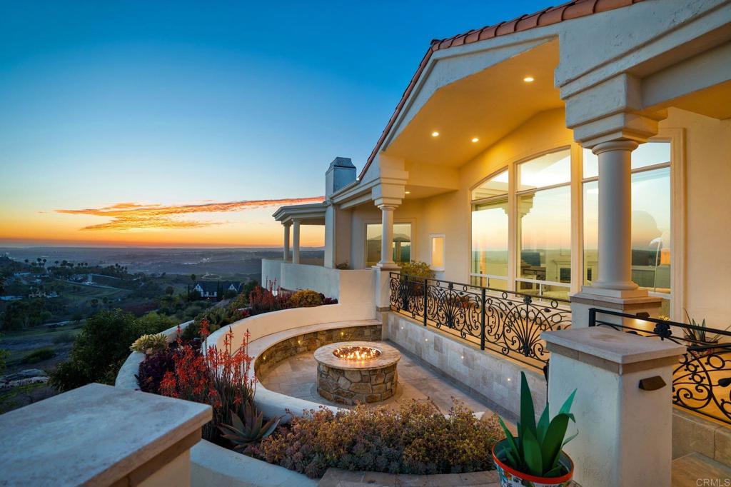 1402 Vista De Lomas Property Photo